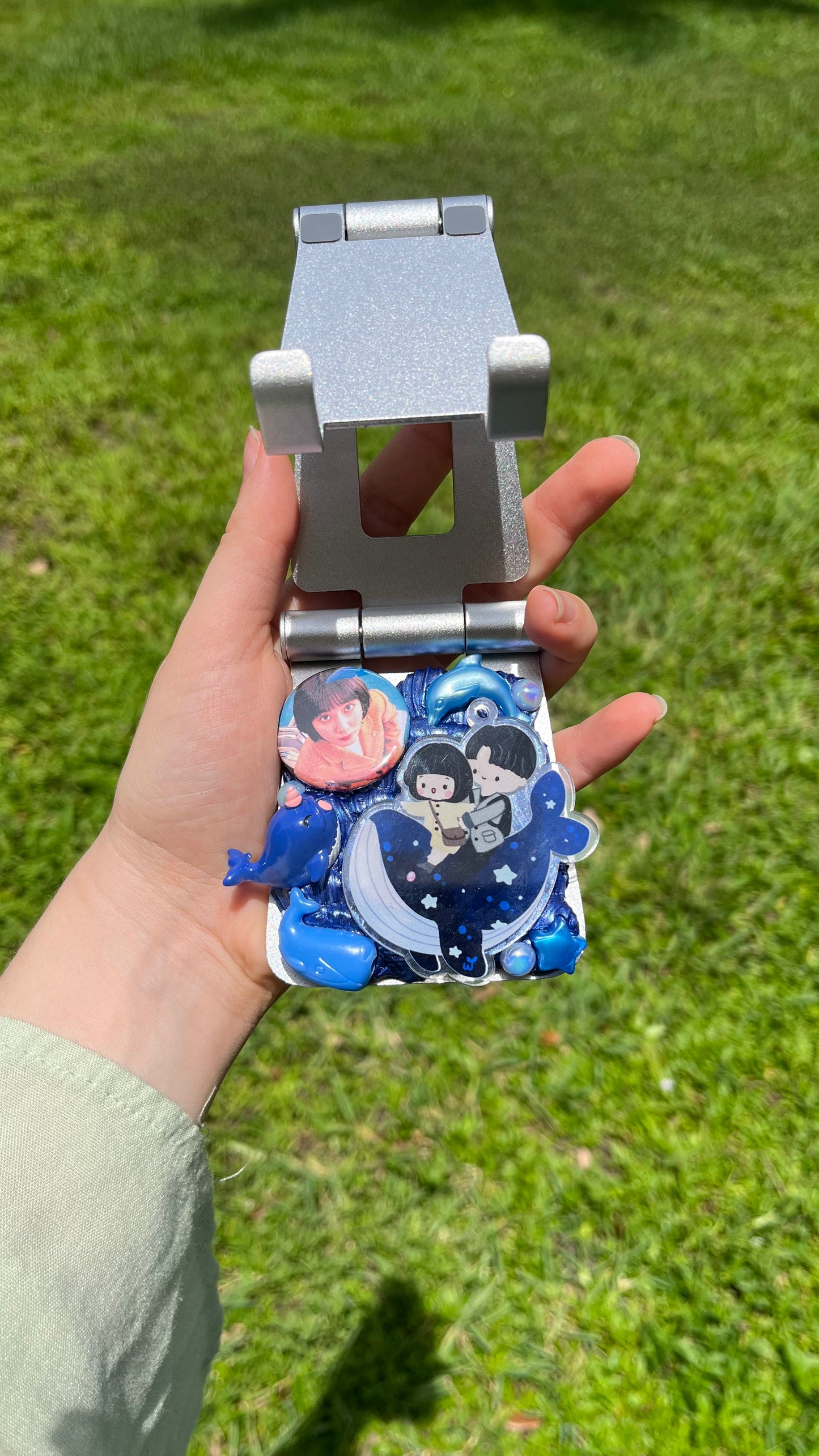 Custom Decoden Phone Holder