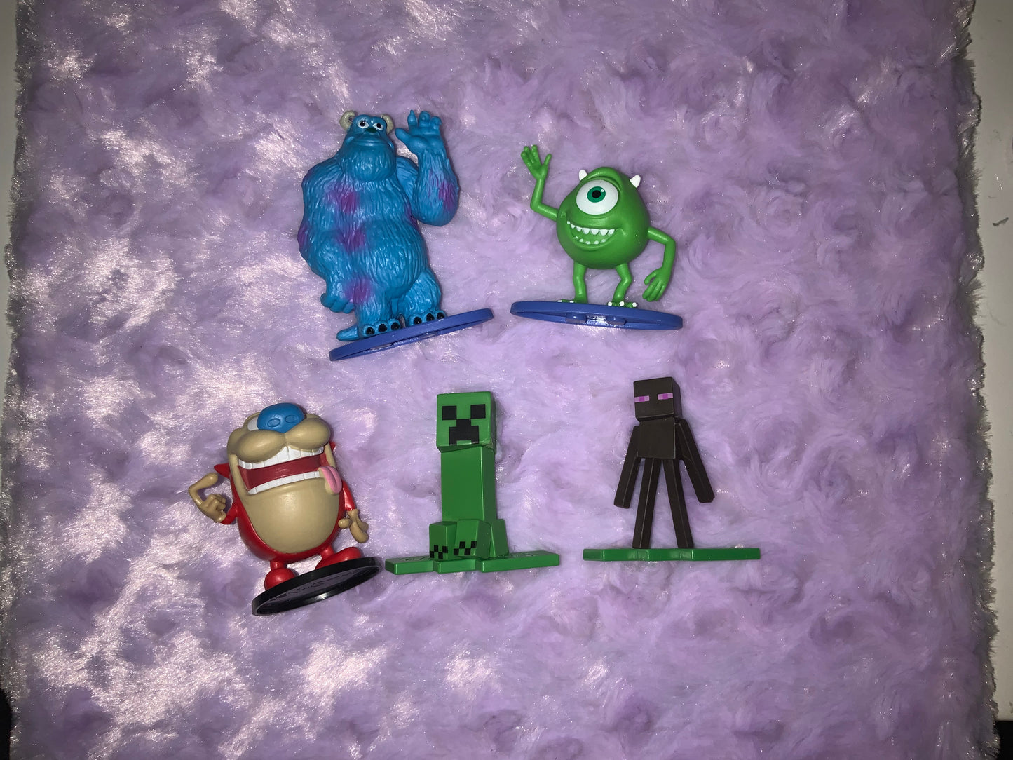 Custom Decoden Phone Holder